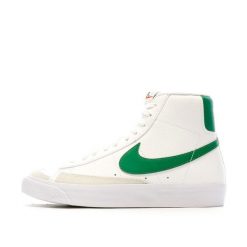 Buty sportowe Sneakersy chłopięce, Blazer Mid 77 GS. Białe buty sportowe chłopięce Nike, bez wzorów, bez zapięcia, trekkingowe. Za 349.99 zł.