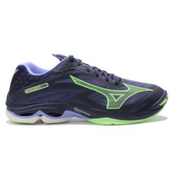 Buty halowe Mizuno Lightning Z7. Czarne buty sportowe męskie Mizuno, z materiału, bez zapięcia, do siatkówki. W wyprzedaży za 584.30 zł.