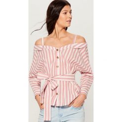 Bawełniana bluzka open shoulder - Wielobarwn. Bluzki damskie marki Mohito. Za 89.99 zł.