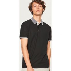 Koszulka polo - Czarny. Czarne koszulki polo męskie Reserved. Za 79.99 zł.