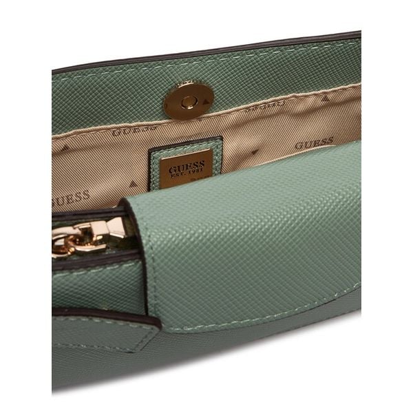 Torebka Guess. Zielone listonoszki damskie Guess, z aplikacjami, bez dodatków. Za 332.99 zł.