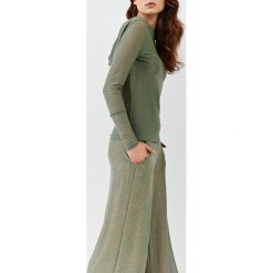 Simple - Spodnie. Szare spodnie materiałowe damskie marki Simple, z elastanu. W wyprzedaży za 259.90 zł.