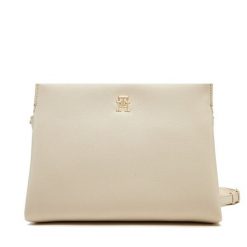 Torebka Tommy Hilfiger. Torebki do ręki damskie Tommy Hilfiger, bez wzorów, bez dodatków. Za 319.99 zł.