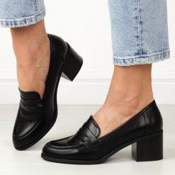 Czarne mokasyny damskie na obcasie M.Daszyński 2201D-3A. Czarne mokasyny damskie M.Daszyński, ze skóry, biznesowe. Za 169.00 zł.