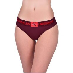Calvin Klein Stringi Damskie Phoebe W / Manic Red Patch qf4920e-xp2 (Rozmiar M). Stringi damskie marki Calvin Klein. W wyprzedaży za 85.00 zł.