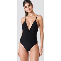 J&K Swim X NA-KD Kostium kąpielowy z głębokim dekoltem - Black. Czarne kostiumy jednoczęściowe damskie J&K Swim X NA-KD. Za 113.00 zł.