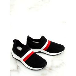 Buty sportowe czarne X-9763 Black. Czarne obuwie sportowe damskie ButyModne, bez wzorów, z materiału. W wyprzedaży za 99.00 zł.