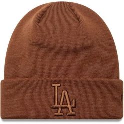 Czapka zimowa New Era Essential Los Angeles Dodgers dark auburn/dark autumn. Brązowe czapki i kapelusze męskie New Era, na zimę, bez wzorów, sportowe. Za 119.99 zł.