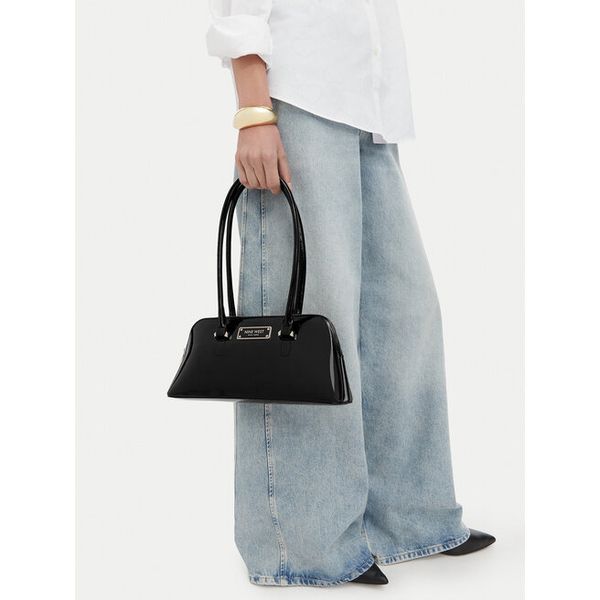 Torebka Nine West. Czarne torebki do ręki damskie Nine West, bez wzorów, klasyczne, bez dodatków. Za 179.99 zł.