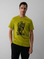 4F T-shirt regular z nadrukiem męski - zielony XL. Zielone koszulki sportowe męskie 4f, m, bez wzorów, z bawełny, klasyczne, bez kołnierzyka. Za 79.99 zł.