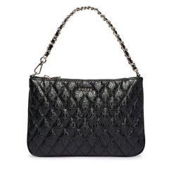 Torebka Guess. Czarne kopertówki damskie Guess, z aplikacjami, bez dodatków. Za 264.99 zł.