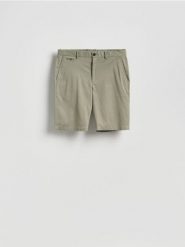 Szorty regular z lyocellem - jasny zielony. Zielone szorty męskie Reserved, bez wzorów, z lyocellu. Za 129.99 zł.