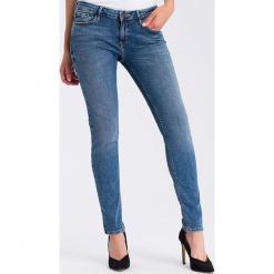 Dżinsy "Adriana" - Skinny fit - w kolorze błękitnym. Niebieskie jeansy damskie Cross Jeans. W wyprzedaży za 113.95 zł.