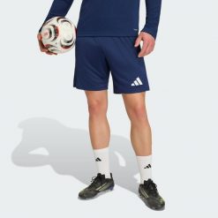 Spodenki treningowe Entrada26. Białe krótkie spodenki sportowe męskie Adidas, bez wzorów, do piłki nożnej, climacool (adidas). Za 73.99 zł.