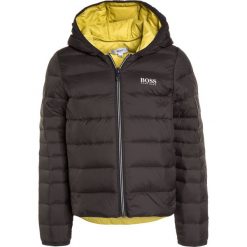 BOSS Kidswear Kurtka puchowa dunkelgrau. Kurtki i płaszcze dla chłopców marki BOSS Kidswear. W wyprzedaży za 551.20 zł.