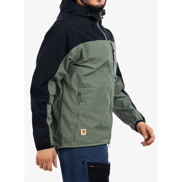 Kurtka outdoor męska Fjallraven High Coast Wind Jacket. Zielone kurtki męskie Fjällräven, m, bez wzorów, sportowe, bez kaptura. Za 702.99 zł.
