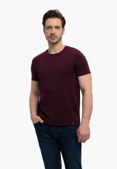 Bawełniana koszulka T-BASIC. Czerwone t-shirty męskie Volcano, l, bez wzorów, z bawełny, klasyczne, bez kołnierzyka. Za 54.99 zł.
