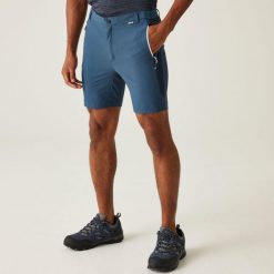 Spodenki Mountain Shorts II. Niebieskie krótkie spodenki sportowe męskie Regatta, m, bez wzorów, trekkingowe. W wyprzedaży za 189.99 zł.