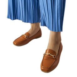 Brązowe ozdobne mokasyny Docherty. Brązowe mokasyny damskie eleganckie. Za 71.54 zł.