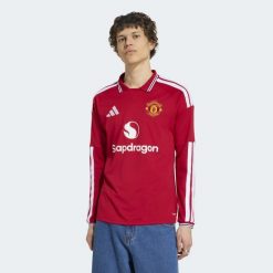 Koszulka podstawowa z długim rękawem Manchester United 26/27. Czerwone bluzki z długim rękawem męskie Adidas, na lato, xl, bez wzorów, z materiału, klasyczne, bez ramiączek. Za 479.00 zł.