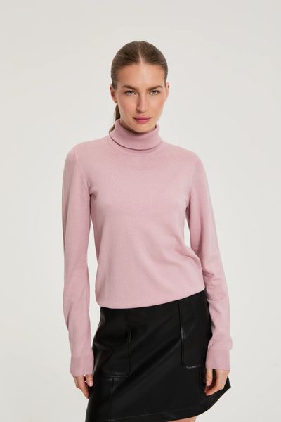 Sweter z golfem różowy. Czerwone swetry damskie MOODO, l, bez wzorów, z poliamidu, bez kołnierzyka, bez ramiączek, bez kaptura. Za 99.99 zł.