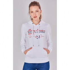 Bluza w kolorze białym. Białe bluzy damskie marki Jimmy Sanders, z nadrukiem. W wyprzedaży za 129.95 zł.