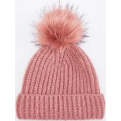Czapka z pomponem - Fioletowy. Fioletowe czapki i kapelusze damskie Reserved. Za 49.99 zł.
