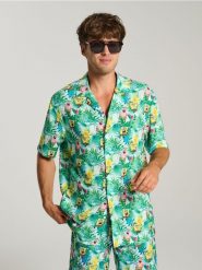 Koszula z wiskozy SpongeBob - wielobarwny. Koszule męskie Sinsay, l, bez wzorów, z wiskozy, bez kołnierzyka, bez ramiączek. Za 49.99 zł.