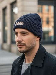 Czapka beanie z wiskozą - granatowy. Niebieskie czapki i kapelusze męskie Sinsay, bez wzorów, z wiskozy. Za 25.99 zł.