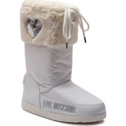 Śniegowce LOVE MOSCHINO - JA24062G06JM0100 Bianco. Białe śniegowce i trapery damskie Love Moschino, z materiału. Za 659.00 zł.