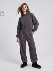 Spodnie dresowe z bawełną - szary. Szare spodnie dresowe damskie Sinsay, l, bez wzorów, z bawełny, na fitness i siłownię. Za 39.99 zł.