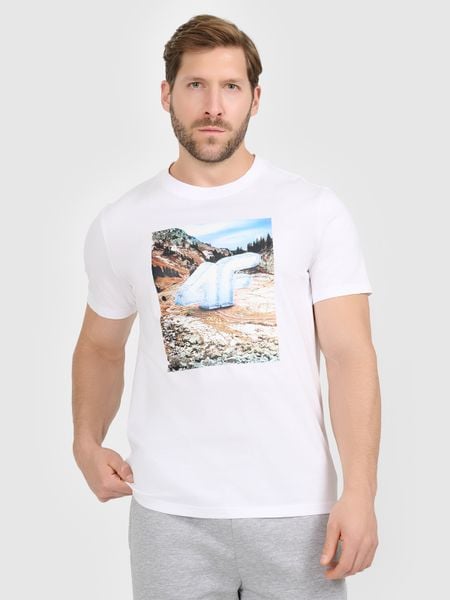 4F T-shirt regular z nadrukiem męski - biały S. Białe t-shirty męskie 4f, m, bez wzorów, z bawełny, bez kołnierzyka. W wyprzedaży za 39.99 zł.