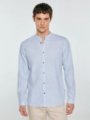 Lniana koszula męska ze stójką błękitna Janeiso 400. Niebieskie koszule męskie Big Star, l, bez wzorów, z bawełny, bez kołnierzyka, bez ramiączek. Za 249.99 zł.