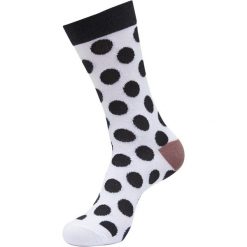 Skarpetki Urban Classics Basic Polka Dot. Białe skarpety damskie Urban Classics, bez wzorów, z bawełny. Za 102.00 zł.