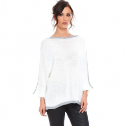 Sweter "Cecile" w kolorze białym. Białe swetry damskie Cosy Winter, ze splotem, z okrągłym kołnierzem. W wyprzedaży za 159.95 zł.