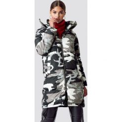NA-KD Długa kurtka moro z ociepleniem - Grey,Multicolor. Szare kurtki damskie NA-KD, moro, z jeansu. Za 323.95 zł.