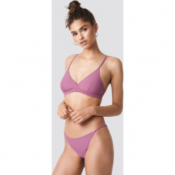 NA-KD Swimwear Dół bikini z cienkim paseczkiem - Purple. Fioletowe bikini damskie NA-KD Swimwear. Za 32.00 zł.