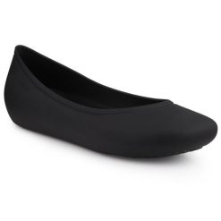 Baleriny wsuwane Crocs BROOKLYN FLAT. Czarne skarpety damskie Crocs, bez wzorów. W wyprzedaży za 159.00 zł.