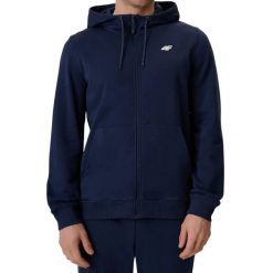 Bluza męska 4F z wysokim kołnierzem. Niebieskie bluzy męskie 4f, m, bez wzorów, z bawełny, bez kaptura. Za 122.99 zł.