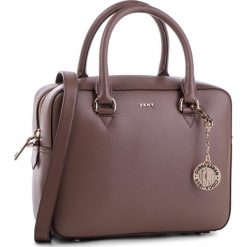 Torebka DKNY - R83D3621 Desert DES. Torebki do ręki damskie marki DKNY. W wyprzedaży za 609.00 zł.