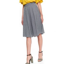 SPÓDNICA MIDI W KRATKĘ VICHY. Czarne spódnice damskie TOP SECRET, na lato, bez wzorów, z tkaniny, eleganckie, midi. W wyprzedaży za 59.99 zł.