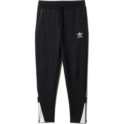 Adidas Fitted Pants B45881. Spodnie materiałowe męskie marki Adidas. W wyprzedaży za 239.99 zł.
