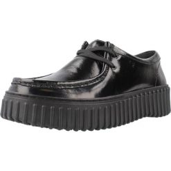 Tenisówki Clarks Model Torhill Bee Kolor Czarny. Czarne trampki i tenisówki damskie Clarks, bez wzorów, z tkaniny, bez zapięcia. Za 512.80 zł.