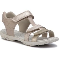 Sandały GEOX - J S.Cuore B J9290B 0QDBC C0871 D Beige/Gold. Brązowe sandały dziewczęce Geox, z materiału, bez zapięcia. W wyprzedaży za 169.00 zł.