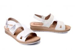 INBLU FC-66 001 biały, sandały damskie. Białe sandały damskie Inblu, bez wzorów, bez obcasa, bez zapięcia. Za 89.99 zł.