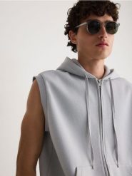 Okulary przeciwsłoneczne - jasnoszary. Szare okulary przeciwsłoneczne męskie Reserved. W wyprzedaży za 39.99 zł.