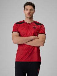 4F Koszulka piłkarska regular szybkoschnąca męska - czerwona M. Czerwone koszulki sportowe męskie 4f, m, bez wzorów, z materiału, bez kołnierzyka, bez ramiączek, na fitness i siłownię. Za 129.99 zł.