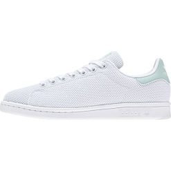 Białe Buty adidas Originals Stan Smith W CQ2822. Białe obuwie sportowe damskie Adidas, bez wzorów, z dzianiny, Adidas Advantage. W wyprzedaży za 379.00 zł.