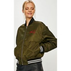 Tommy Jeans - Kurtka bomber. Kurtki damskie marki Tommy Jeans. Za 699.90 zł.