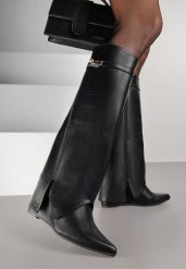 Czarne Kozaki na Koturnie z Cholewką Imitującą Nogawkę z Aplikacją Testarria. Czarne kozaki damskie Renee, z jeansu, bez obcasa, na koturnie. Za 149.99 zł.